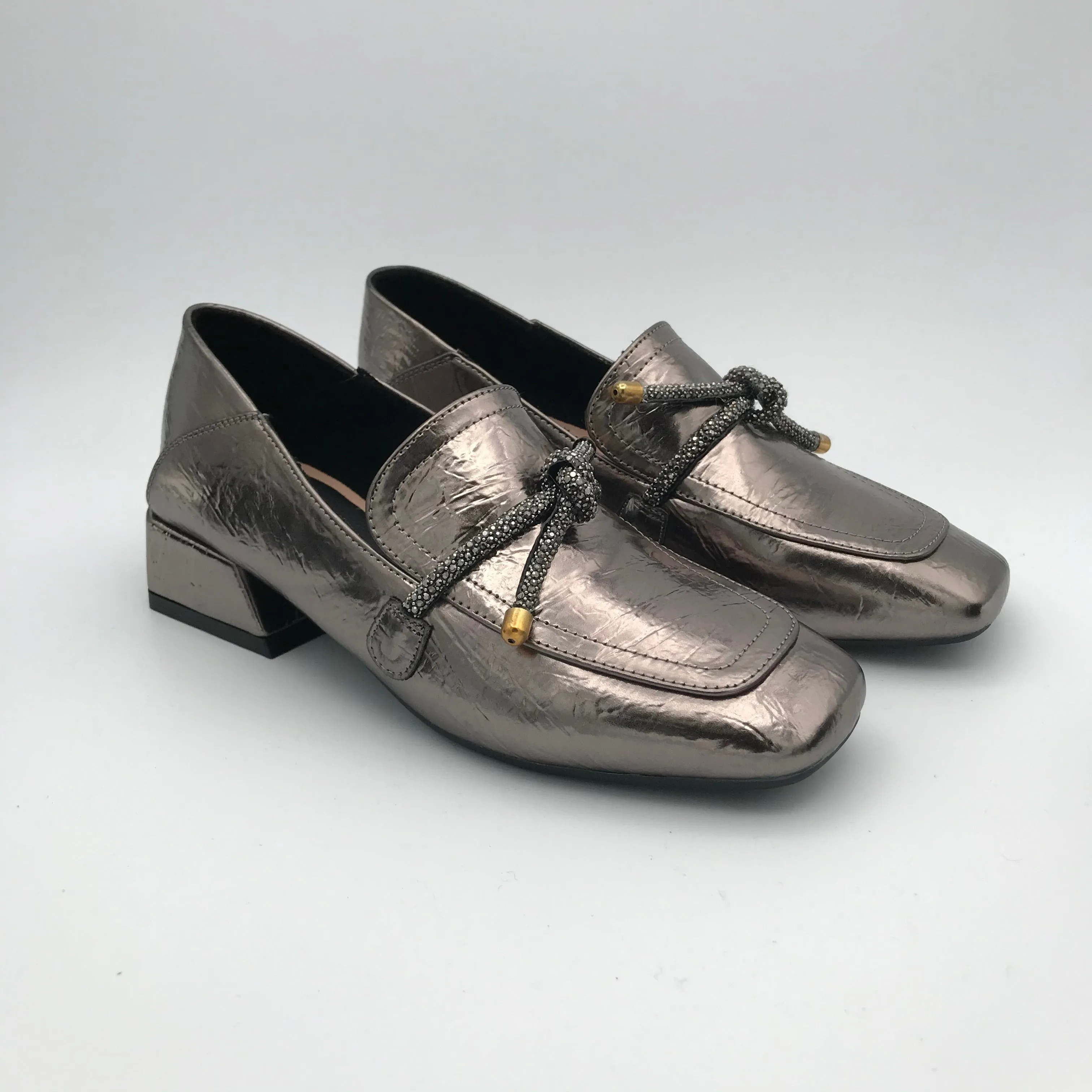 BB.GG Square toe classic style low heel sandals