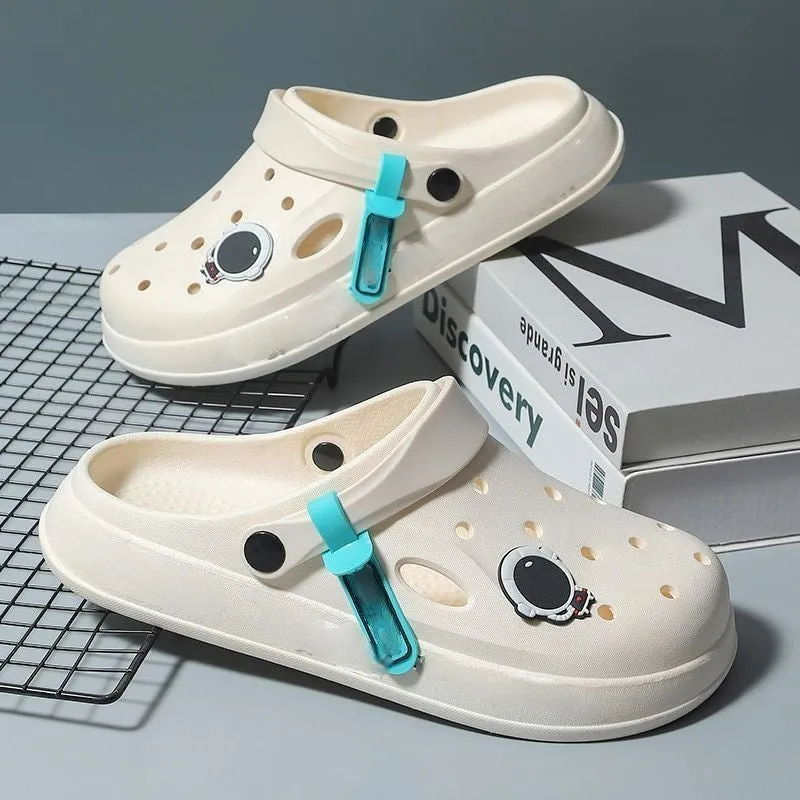 Elegant Cartoon Patterned Slippers