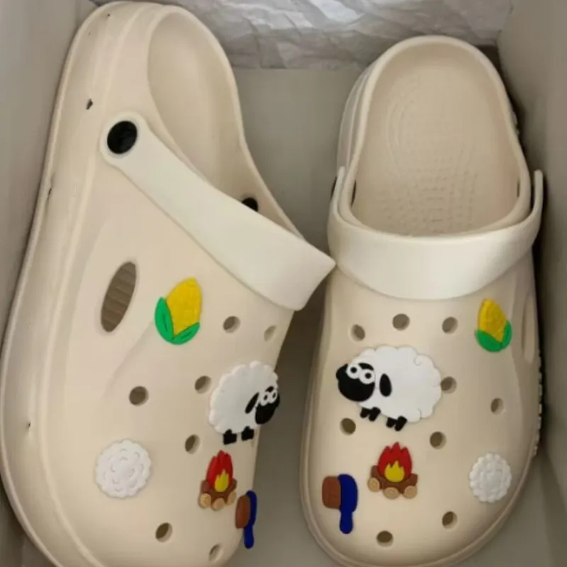 Elegant Cartoon Patterned Slippers