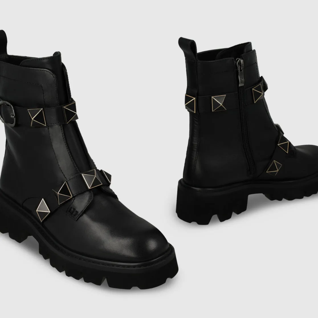 Flat biker style women¶ïs ankle boots in leather