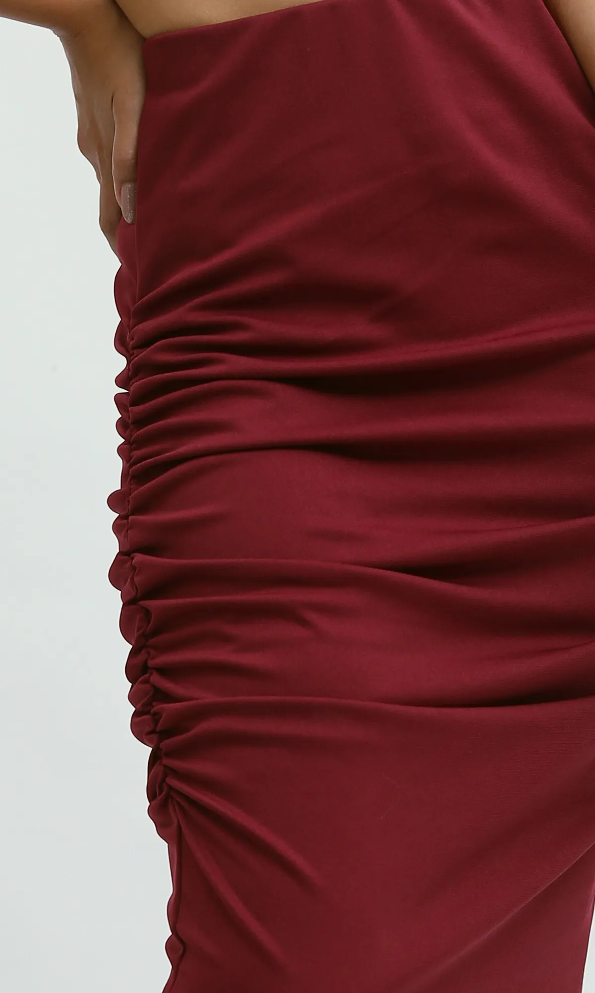 O189290 Dark Fushia Slip On Skirt With Slits