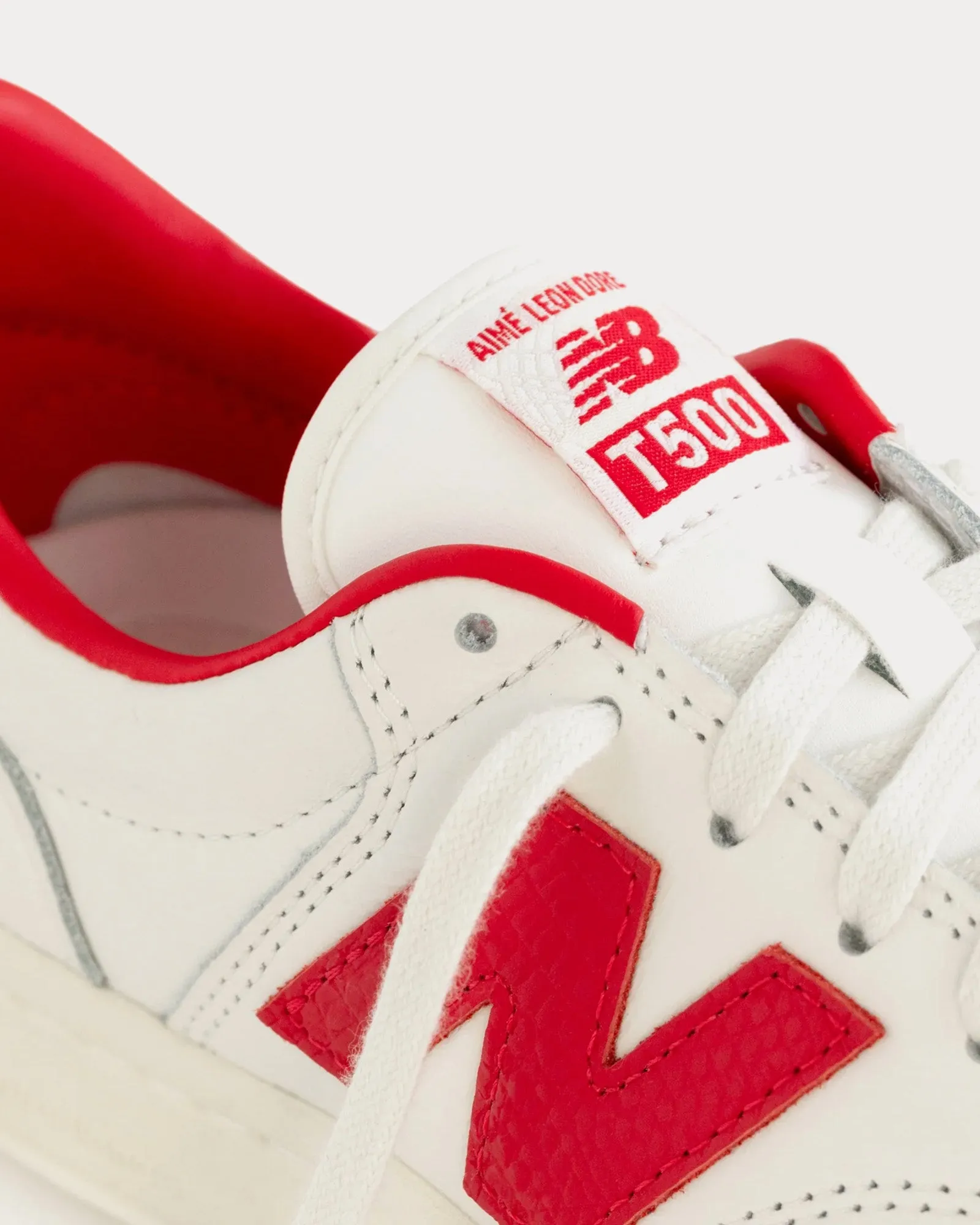 T500 Tennis Oxfords White / Red Low Top Sneakers