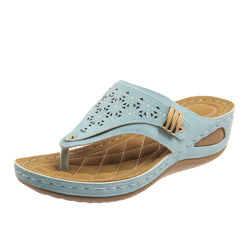 Wholesale Casual Wedge Women's Flip-flops Breathable All-match Lightweight Slippers in stock