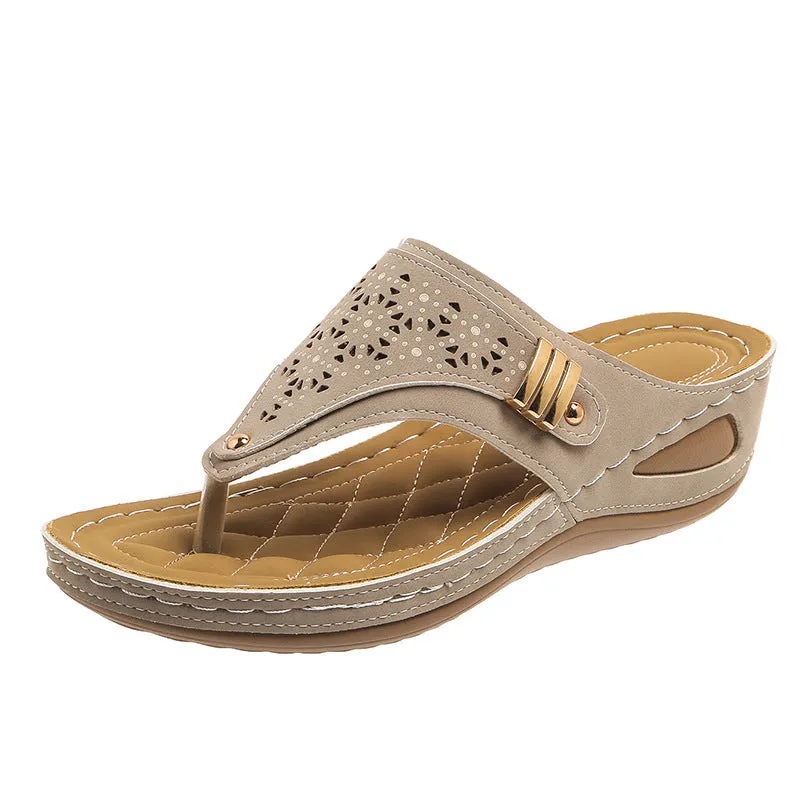 Wholesale Casual Wedge Women's Flip-flops Breathable All-match Lightweight Slippers in stock