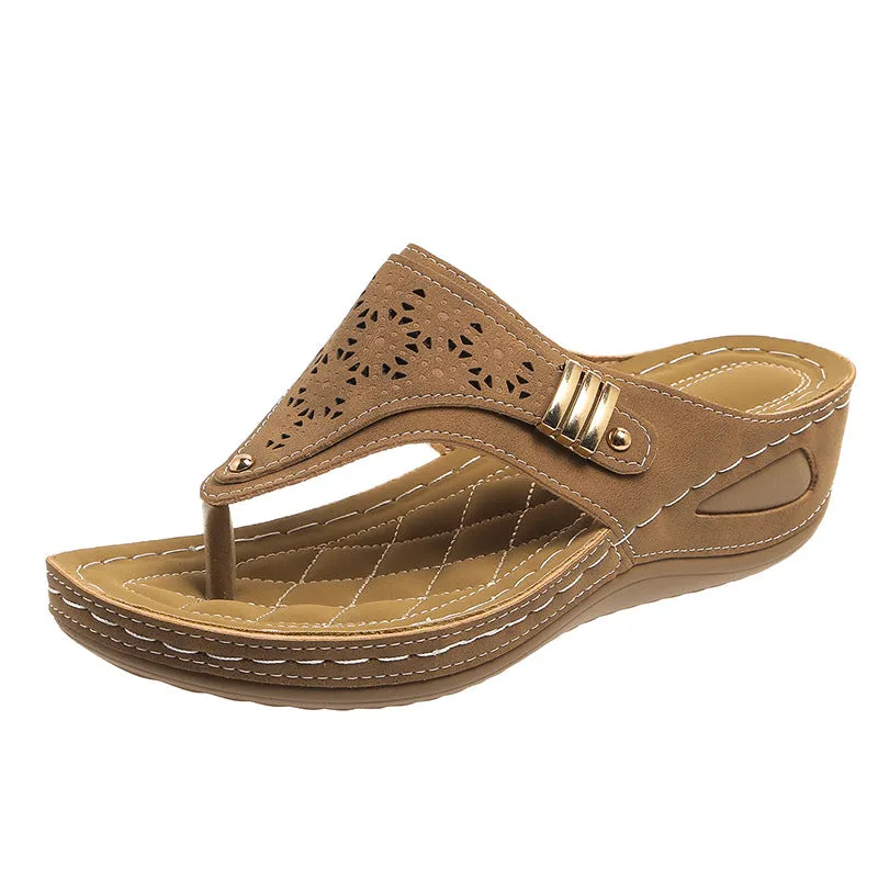 Wholesale Casual Wedge Women's Flip-flops Breathable All-match Lightweight Slippers in stock